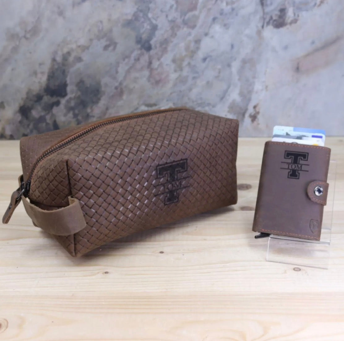Leder Dopp Kit & Kartenhalter Set - Personalisiert mit Gravur, RFID-Geldbörse, Vatertag, Reise-Toilettenbeutel, Kartenetui